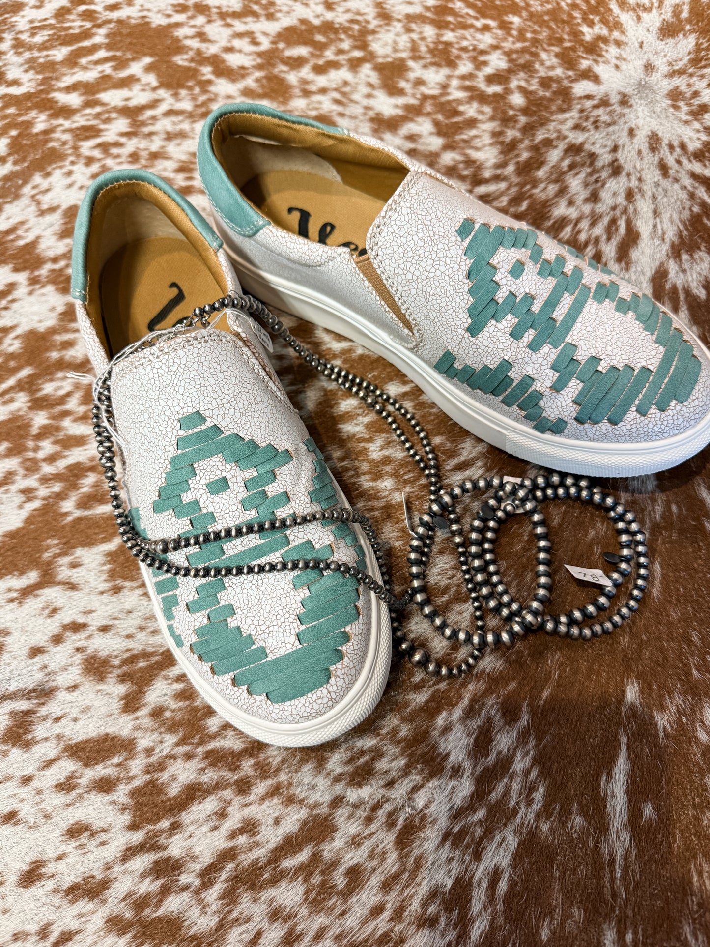 Very G Marian | Cream with Turquoise Leather Slip on