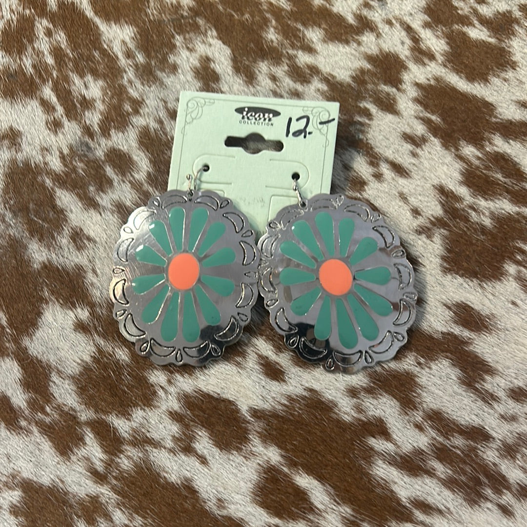 Metal Squash Accent Earring