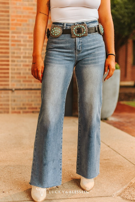 Light Wash High Rise Frayed Hem Wide Leg Jeans (32in Inseam)
